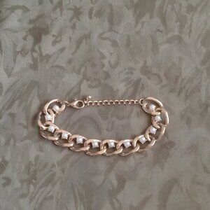 Lot of assorted bracelets in good condition, great gift ideas